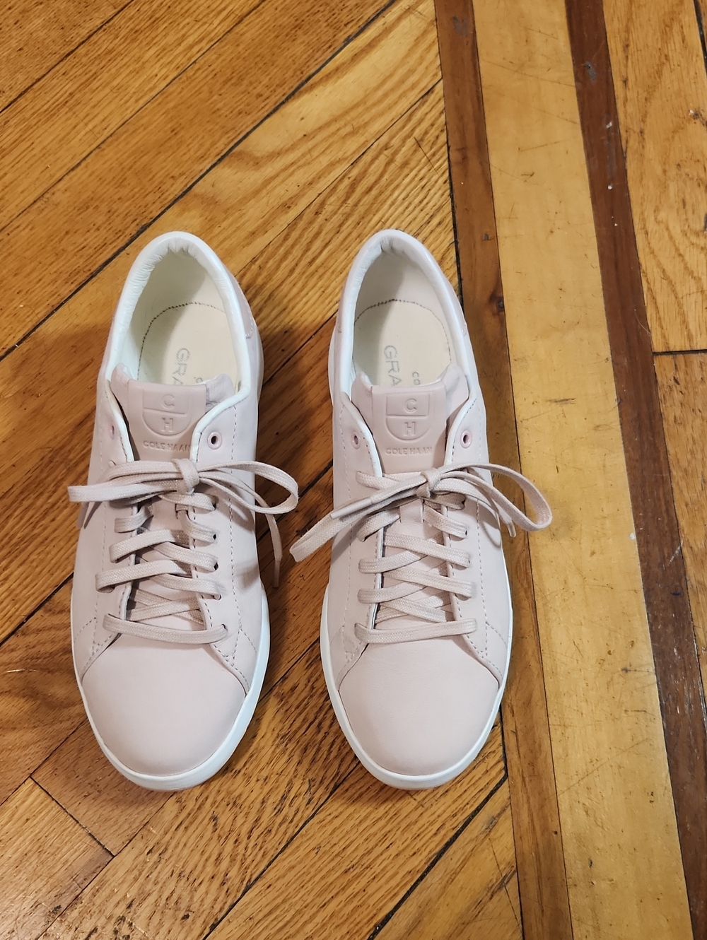 Converse Women’s Blush Pink Leather Sneakers